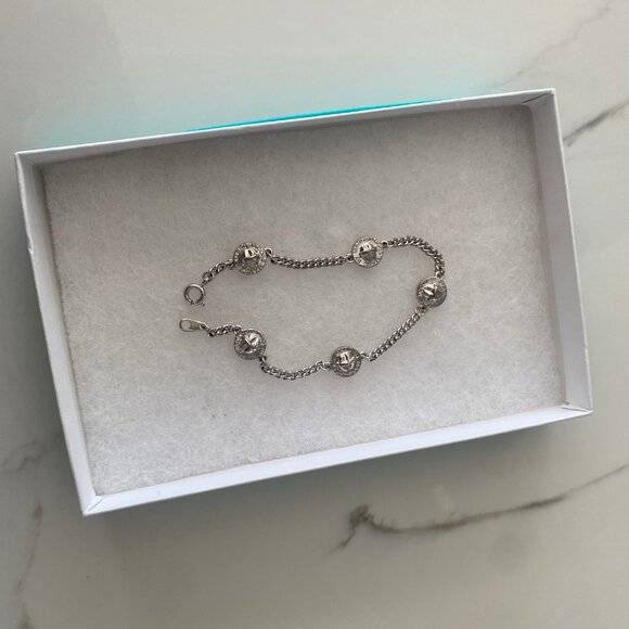 Marc by Marc Jacobs Silver Logo Disc/Coin Bracelet - Picture 3 of 6